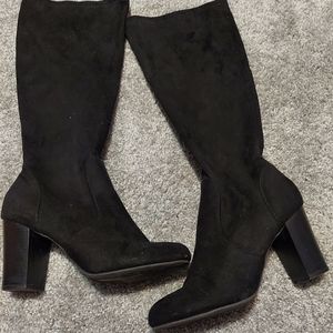 9 1/2 Black knee high Forever 21 shoes